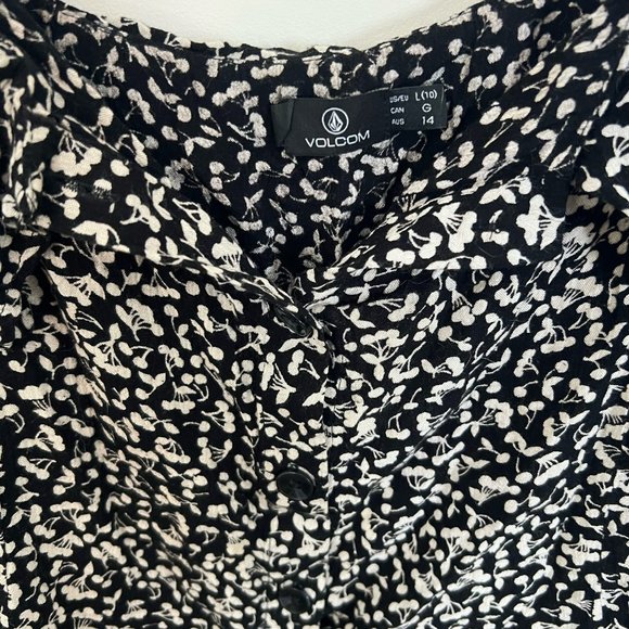 Volcom Cherry Print Button Cami, Black/White Size L - Picture 3 of 3